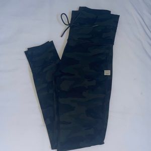 Vuori Daily Legging Size Small